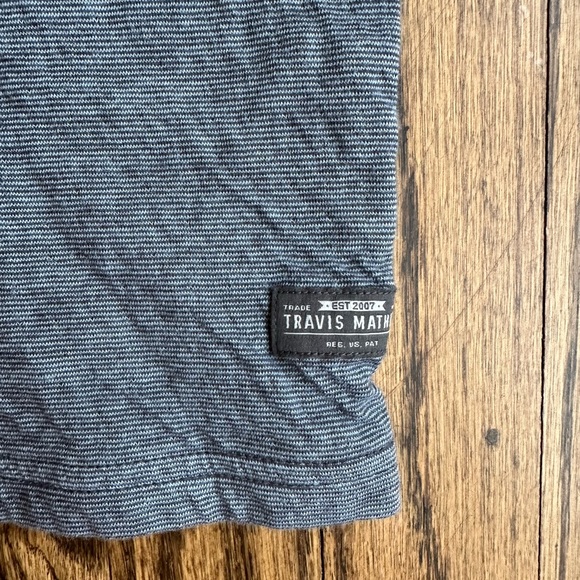 Travis Mathew Men’s quarter zip, Size M - Picture 3 of 4